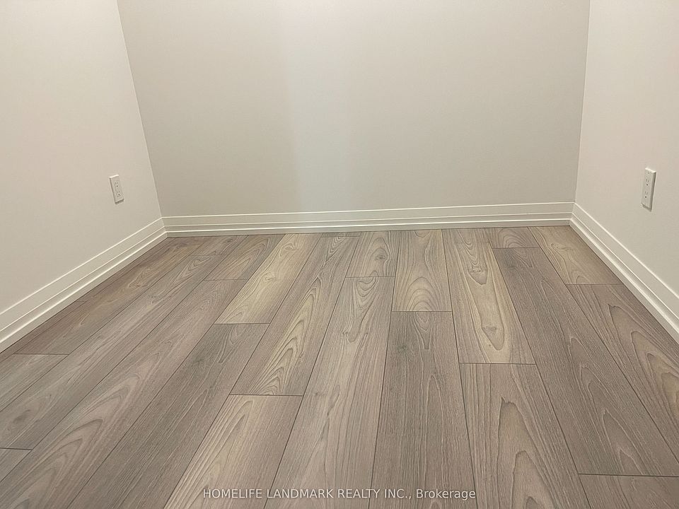 1st image of 400 King St W #604