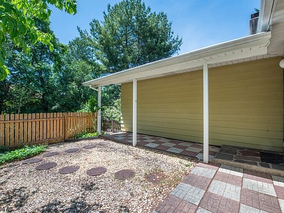 2nd image of 717 Alps Rd