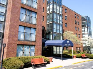 4234 N Main St APT 208, Fall River, MA 02720