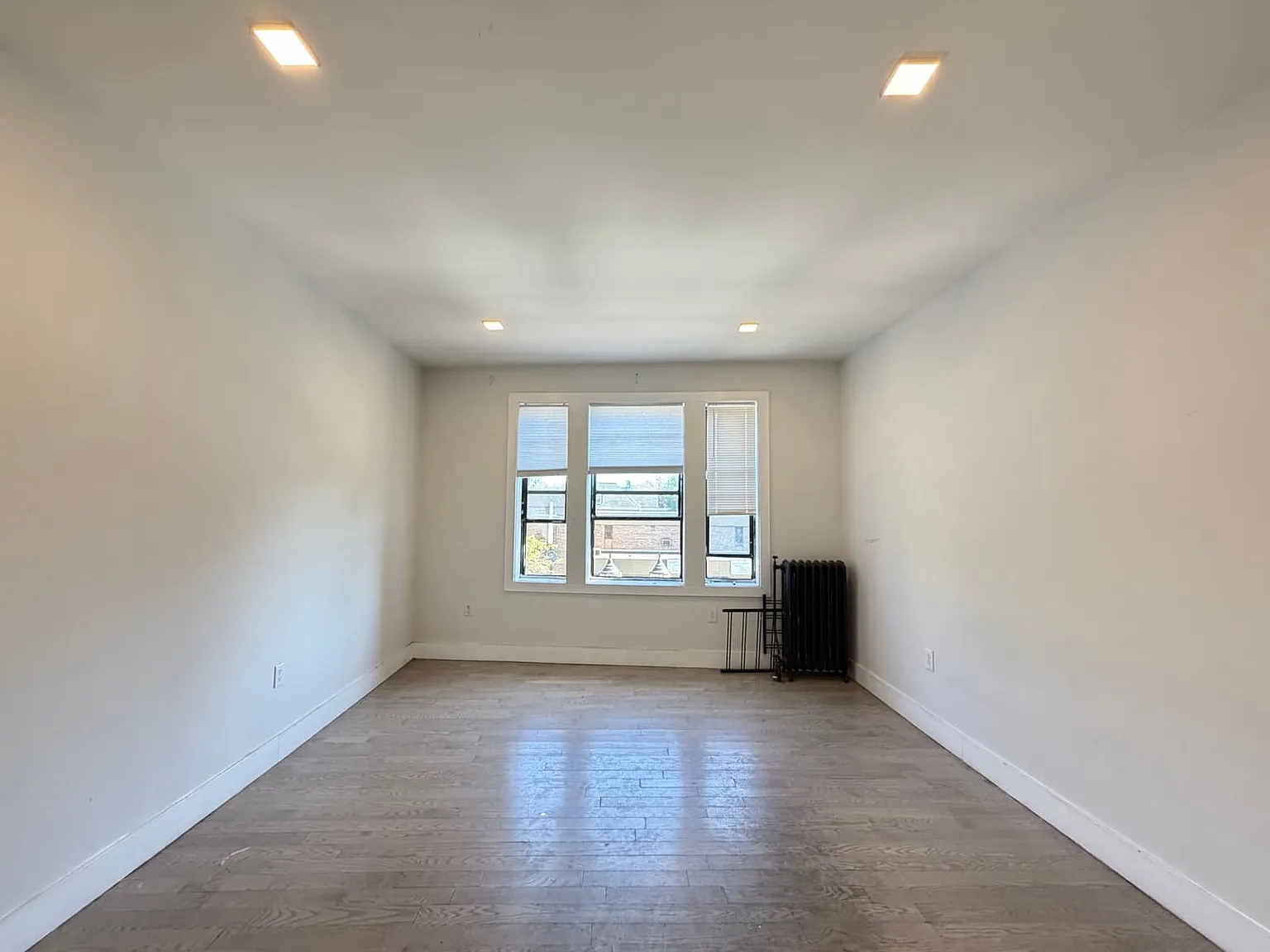 3 bed, 1000 sqft, $2,375 — Photo 4
