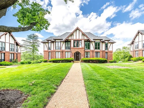 923 Claytonbrook Dr APT 2, Ballwin, MO 63011