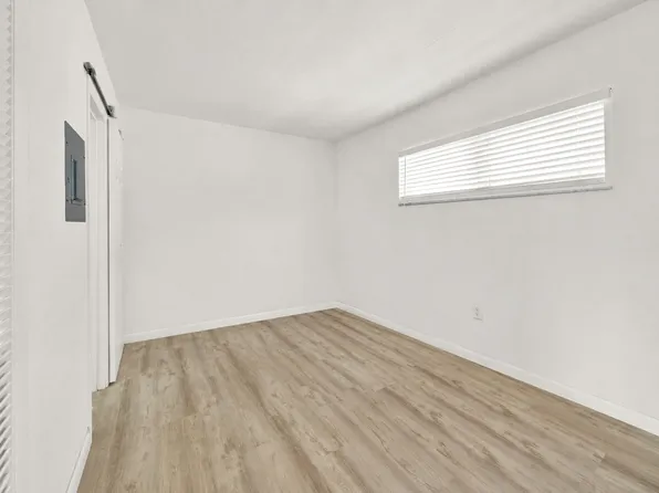 7 Salamanca Ave #5, Miami, FL 33134