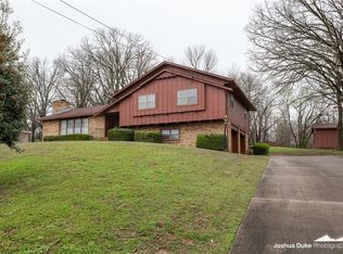 204 E Lakeview Dr, Springdale, AR 72764