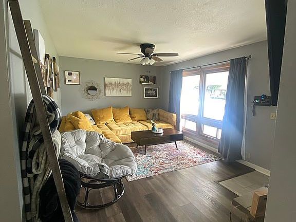 4th image of 606 E Dewitt St