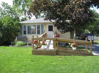 3040 Lincoln St, Niagara Falls, NY 14305