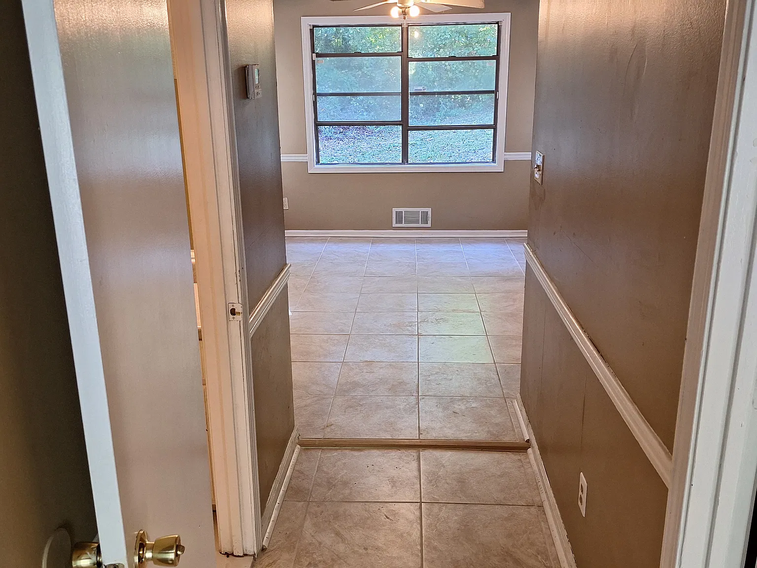 4 bed, 2.5 bath, 1896 sqft, $2,295 — Photo 3