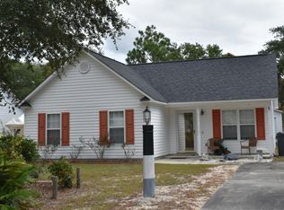 128 NE 11th St, Oak Island, NC 28465