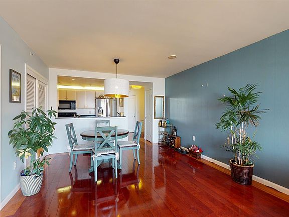4th image of 140 S Van Ness Ave Unit 203