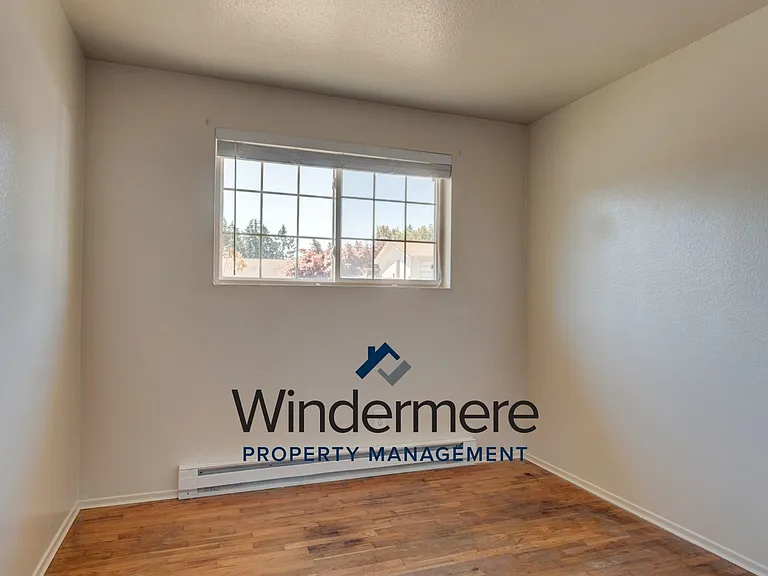 130 NW Clipper Dr — Photo 12