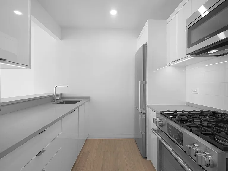 75 W End Ave #S8J — Photo 8