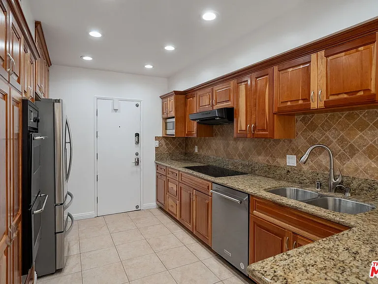 4807 Woodley Ave #309 — Photo 9