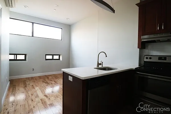 Rented by City Connections Realty | media 39