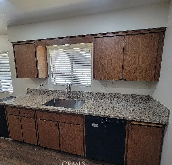 28894 Portsmouth Dr — Photo 32