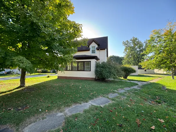 209 A St, La Porte, IN 46350
