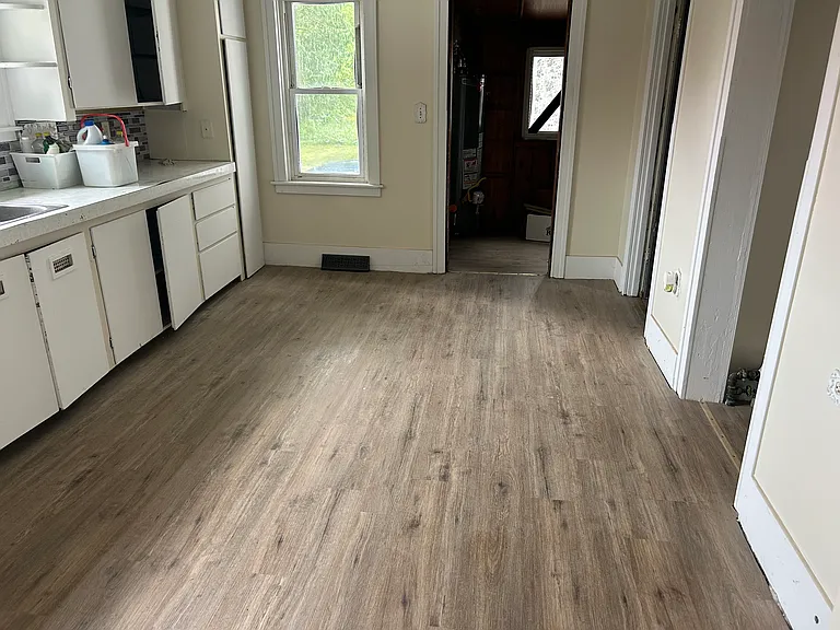 1613 Bay St — Photo 3