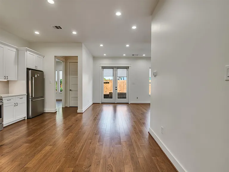 10330 Grove Row Ave — Photo 11