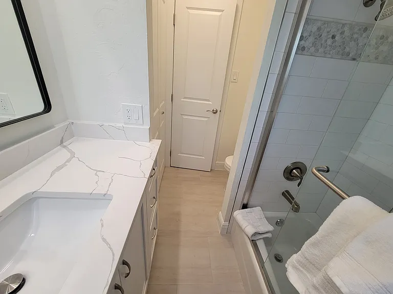 323 Madison Dr — Photo 12