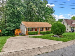 937 Applegrove Cir, Clarksville, TN 37040