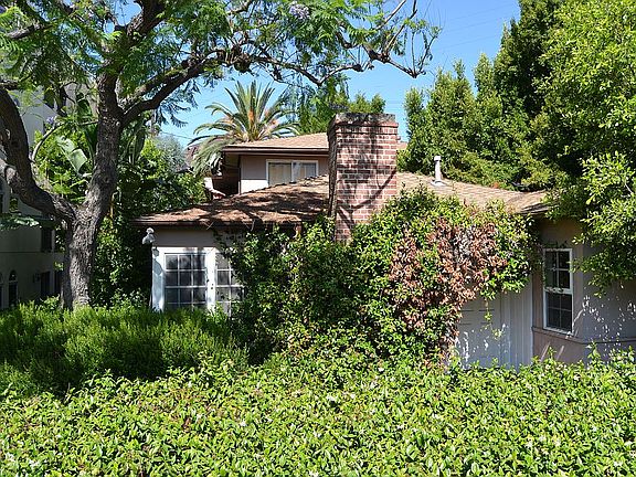 5th image of 1821 Pandora Ave
