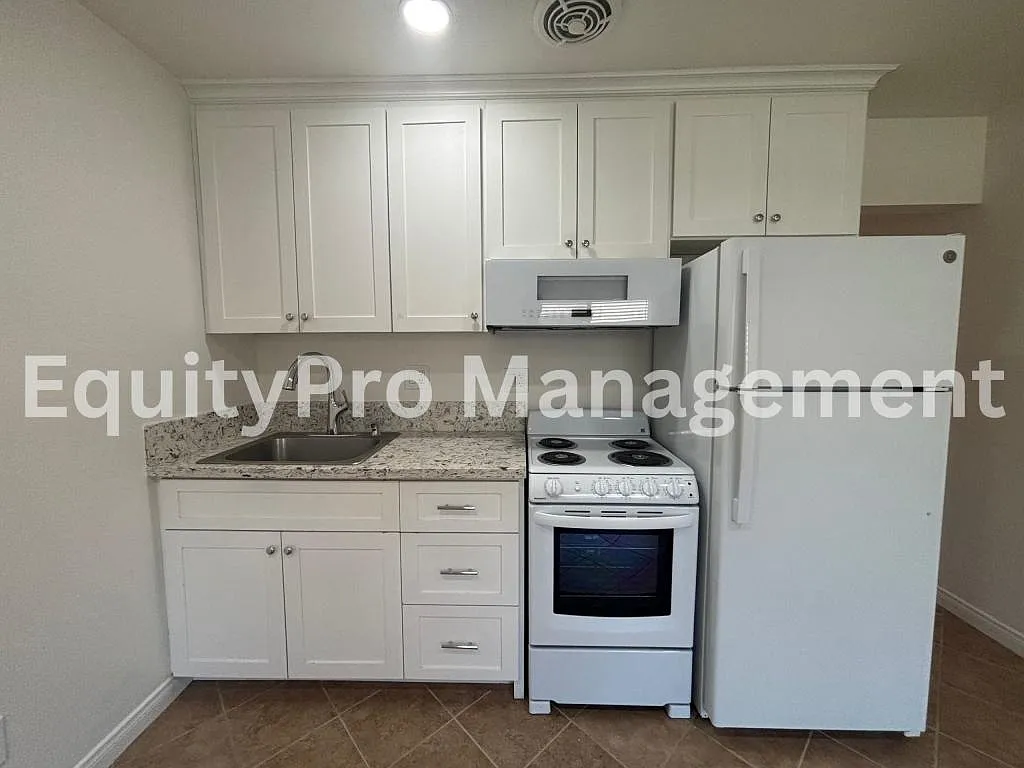 7043 Pickering Ave. #6 Whittier, CA — Photo 3