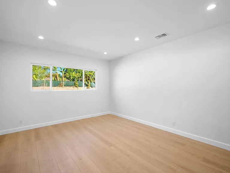 10657 Knapp St — Photo 14