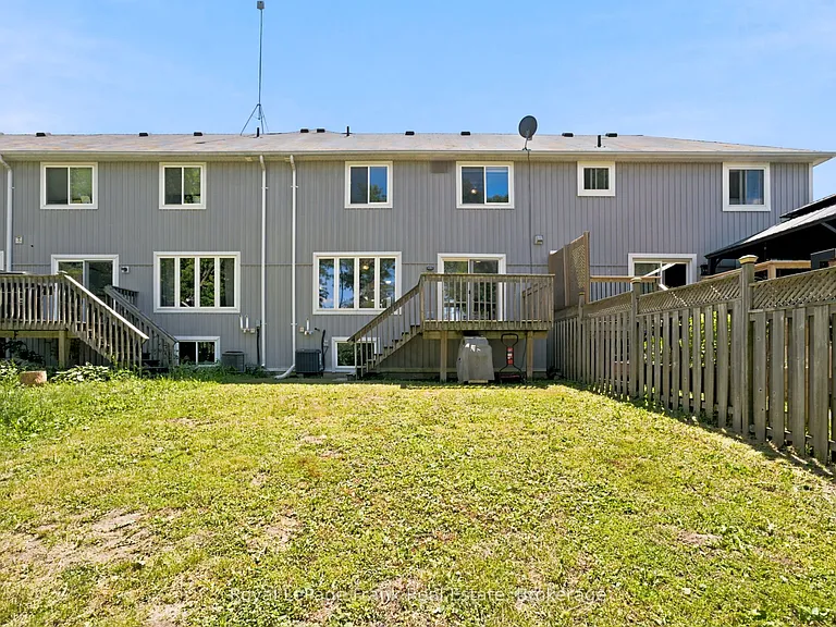 26 Fallingbrook Cres — Photo 43
