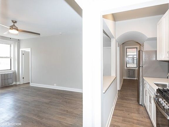 3rd image of 2373 E 70th St APT 1405