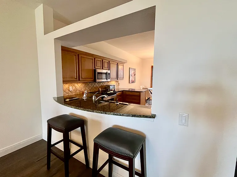 370 Golfview Rd #302 — Photo 12