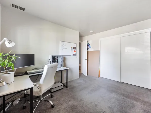 445 Almond Dr APT 11, Lodi, CA 95240