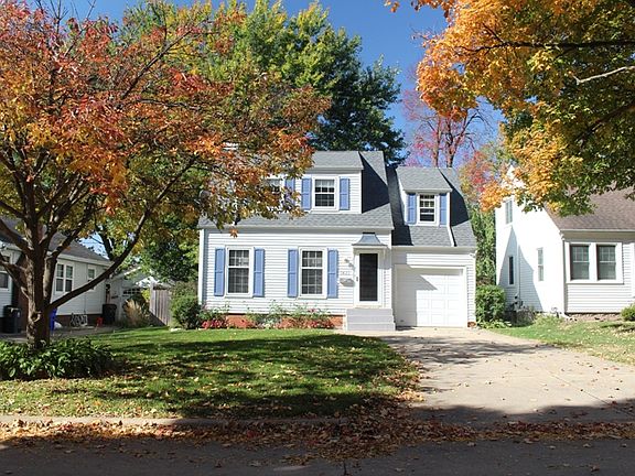 2nd image of 1623 Wildwood Dr NE