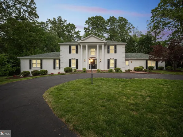 2407 Mare Ln, Oakton, VA 22124