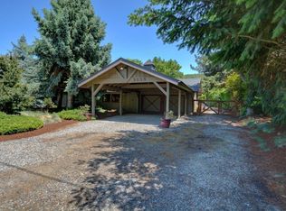 3555 W Hills Ter, Medford, OR 97501