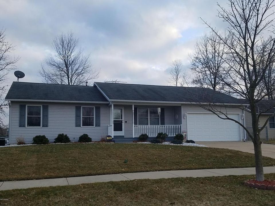 1st image of 704 Howard Ln