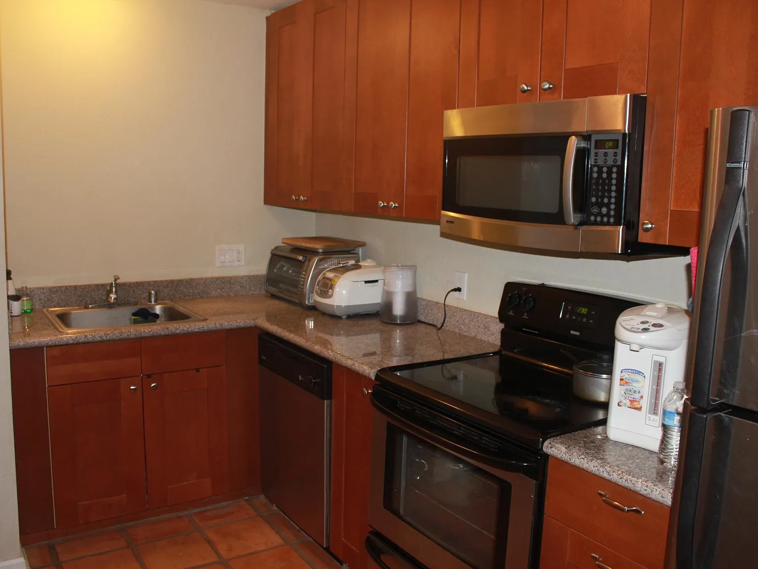 820 Casanova Ave — Photo 2