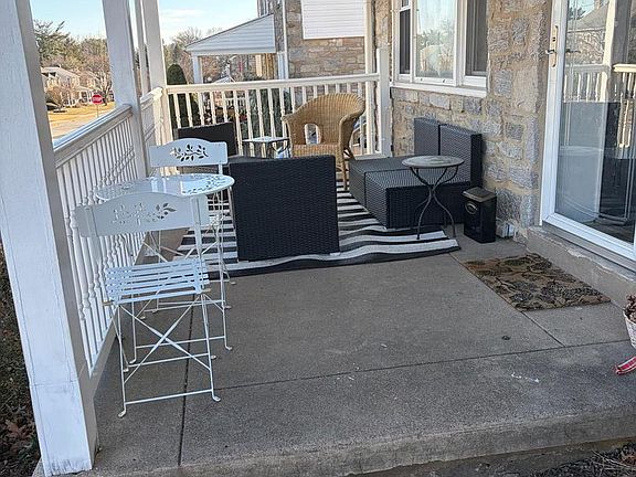 2nd image of 904 Penn Ave