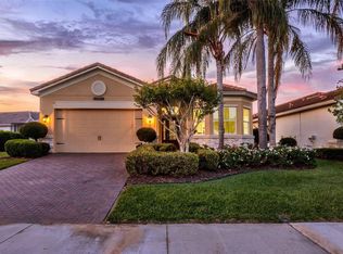 2415 Oakwood Preserve Dr, Wesley Chapel, FL 33543