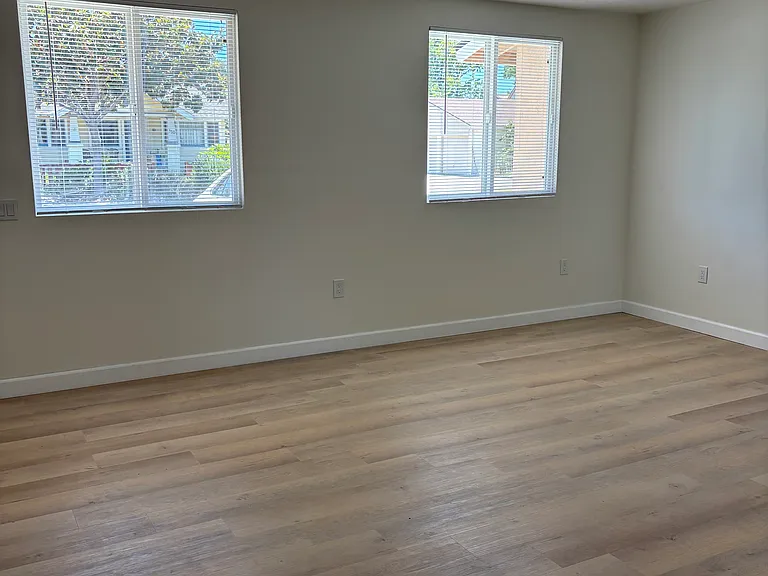 337 E La Veta Ave — Photo 7