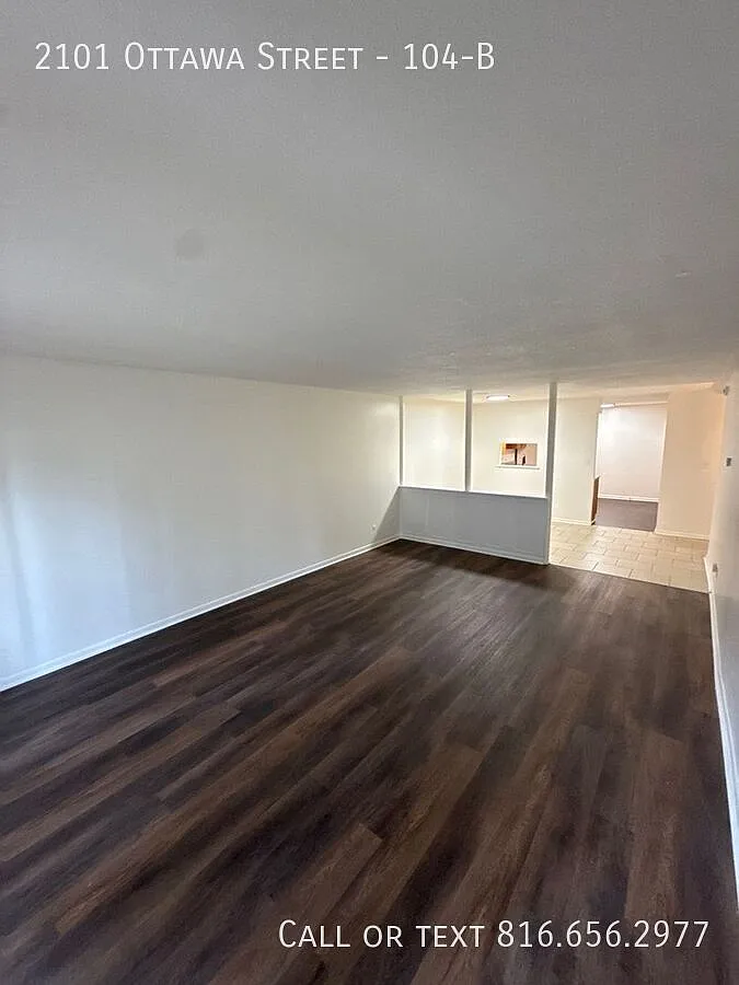 Spacious 3 Bed, 2 Bath Apartment in Leavenworth, KS - Security Deposit Half Off! — Photo 2