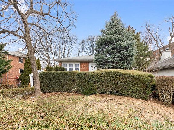 3rd image of 5824 Fieldston Road