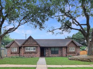 5831 Braesheather Dr, Houston, TX 77096