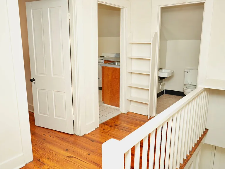 109 Piedmont Ave N — Photo 9