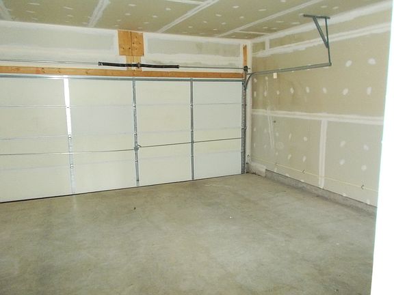 3rd image of 102 Sailors Ln #6