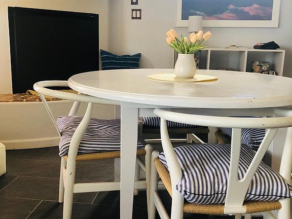 Dining room for four