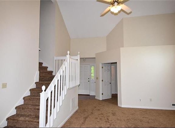 Large open area, 1 bedroom on main floor, 3 on upper