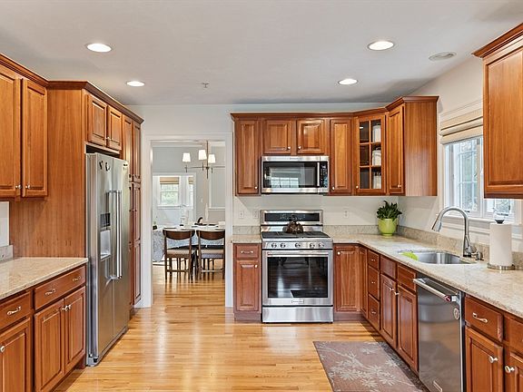 5th image of 32 Old Framingham Rd Unit 8
