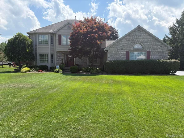 10170 Abrams Frk, Brighton, MI 48114
