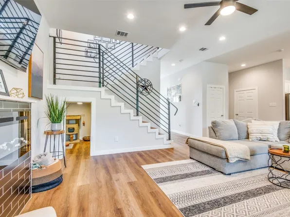 3813 Weisenberger Dr, Dallas, TX 75212