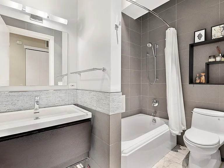 137-141 Duane St #2A — Photo 11
