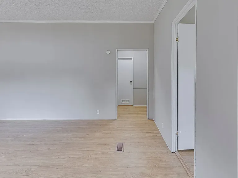 516 Golden Pine Ct — Photo 2