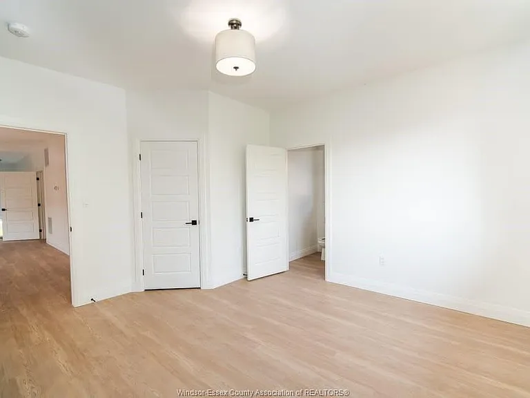 1210 Laurendeau Ave — Photo 15